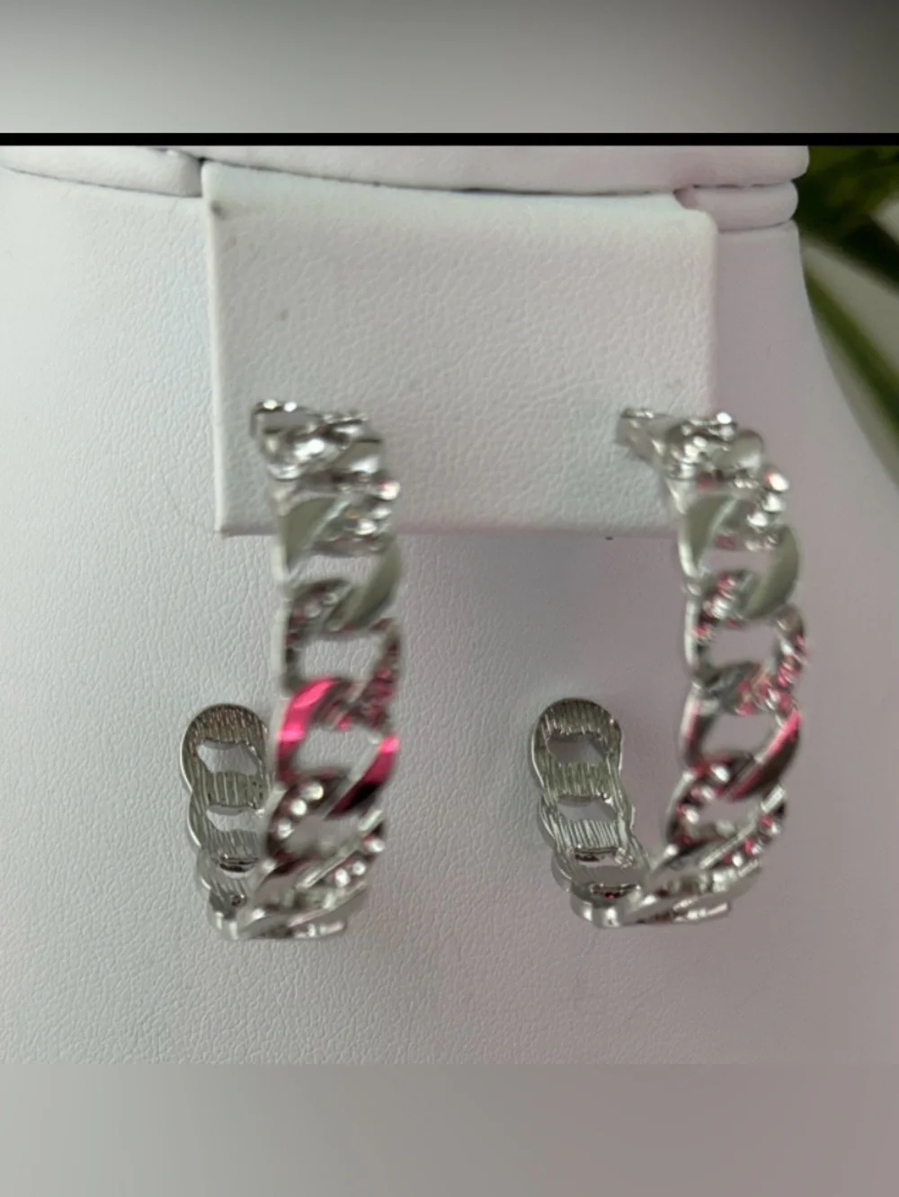 Jillian Michele 3/4 Hoop,chain post ailvertone